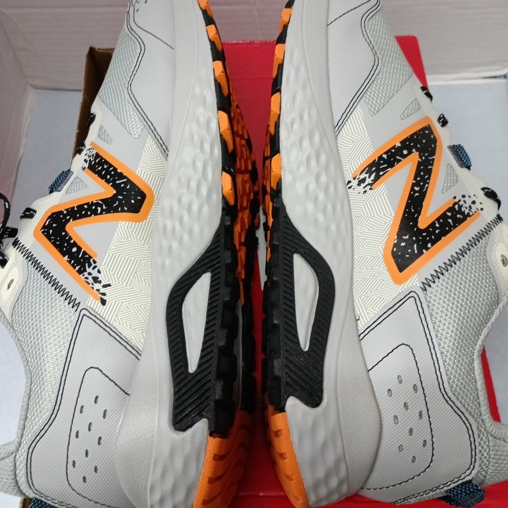 New Balance 410v8 Trail Running Shoes Men Sz 11.5 4E WIDE Grey Sneakers MT410CA8 - Picture 6 of 8